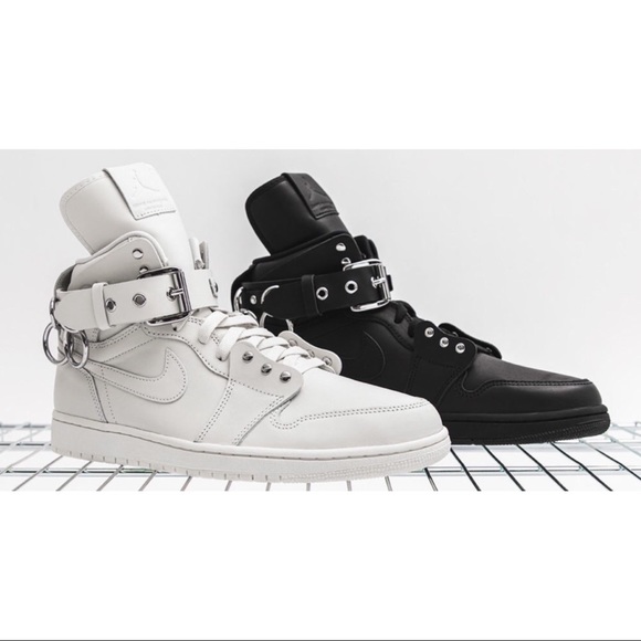 Comme Des Garçons x Nike Air Black Leather Jordan 1 High Sneakers - Picture 4 of 16